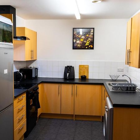 Lovely 1-Bed Apartment In Hackney לונדון מראה חיצוני תמונה